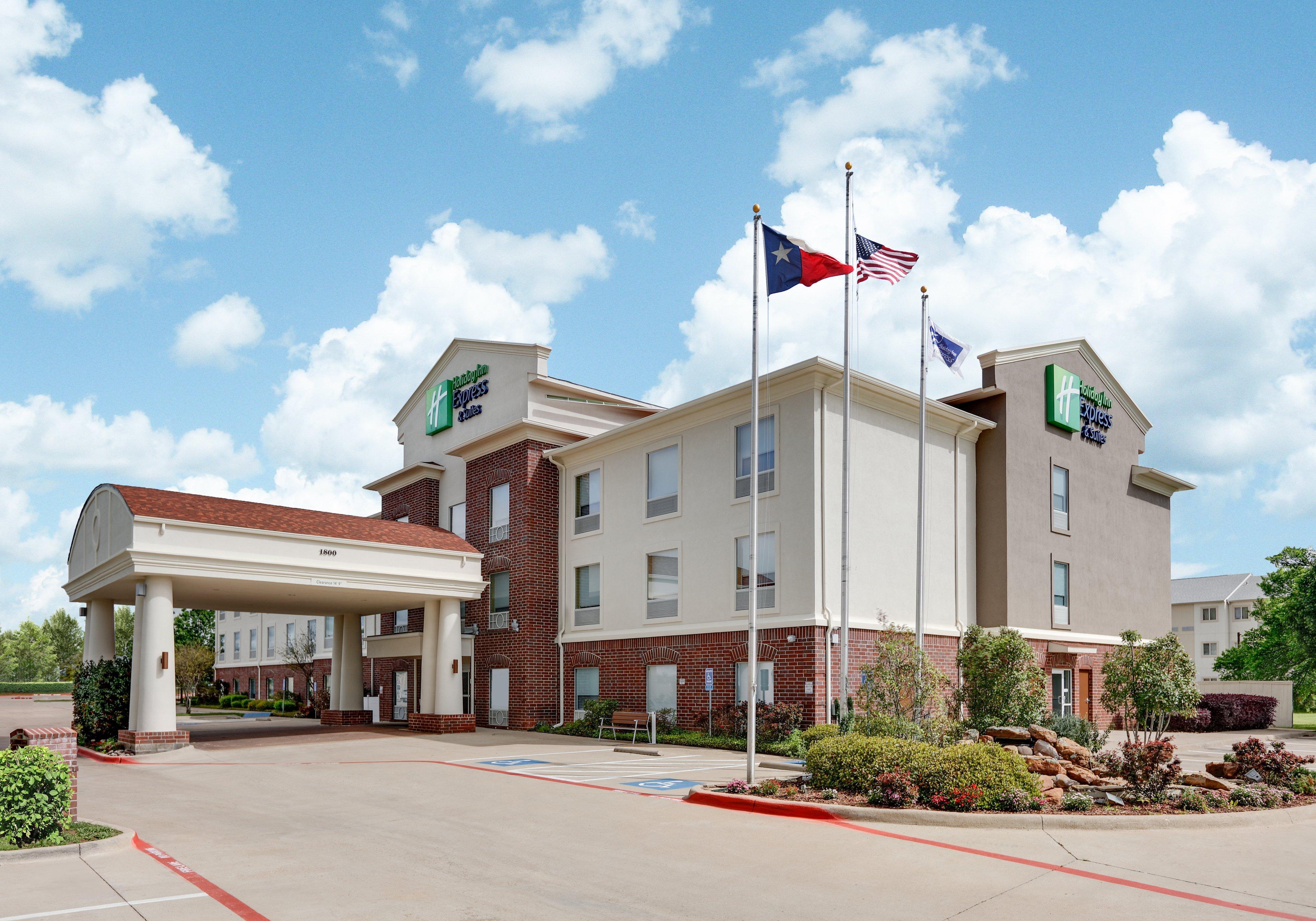 Holiday Inn Express Hotel & Suites Cleburne By Ihg Bagian luar foto
