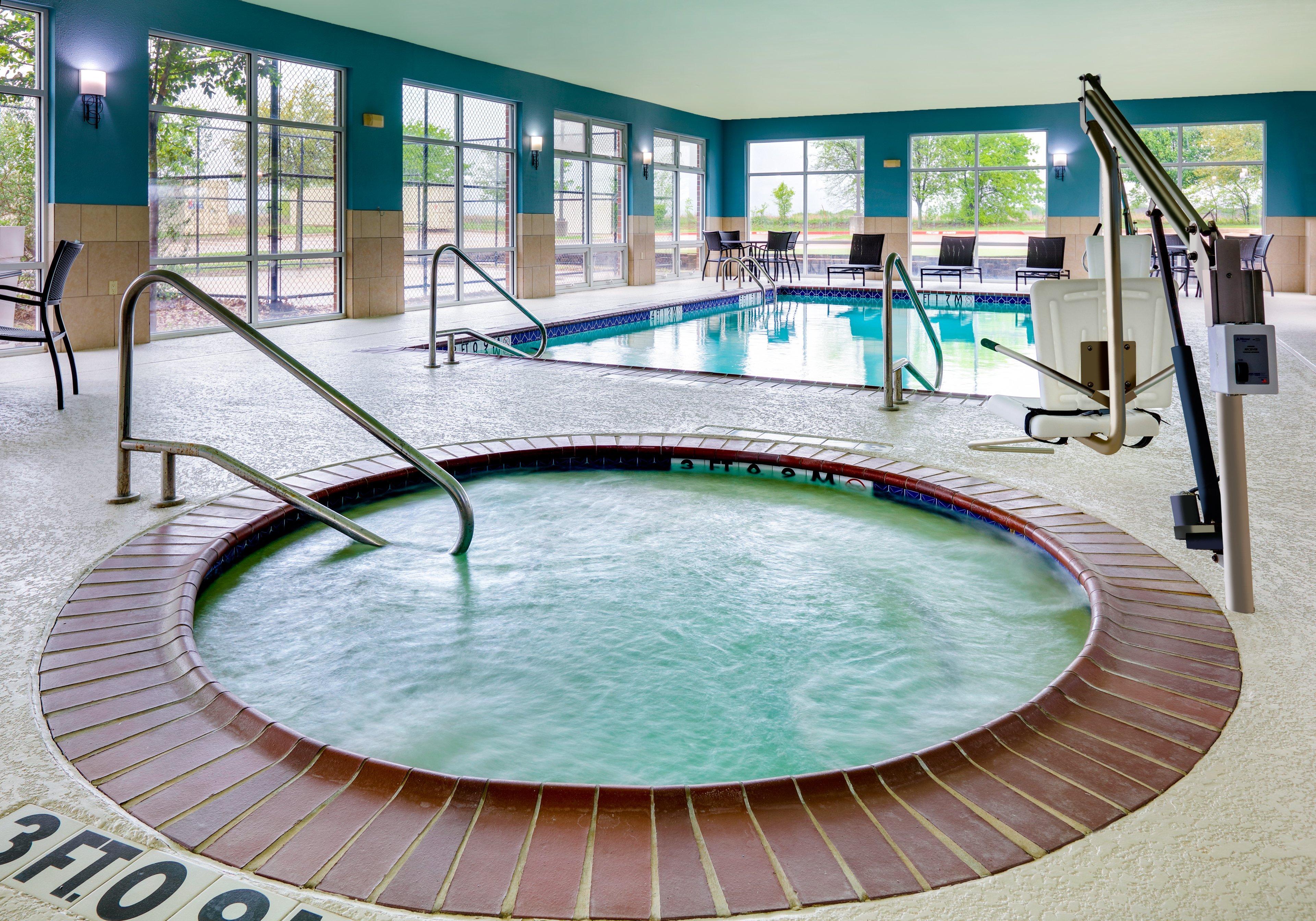 Holiday Inn Express Hotel & Suites Cleburne By Ihg Bagian luar foto